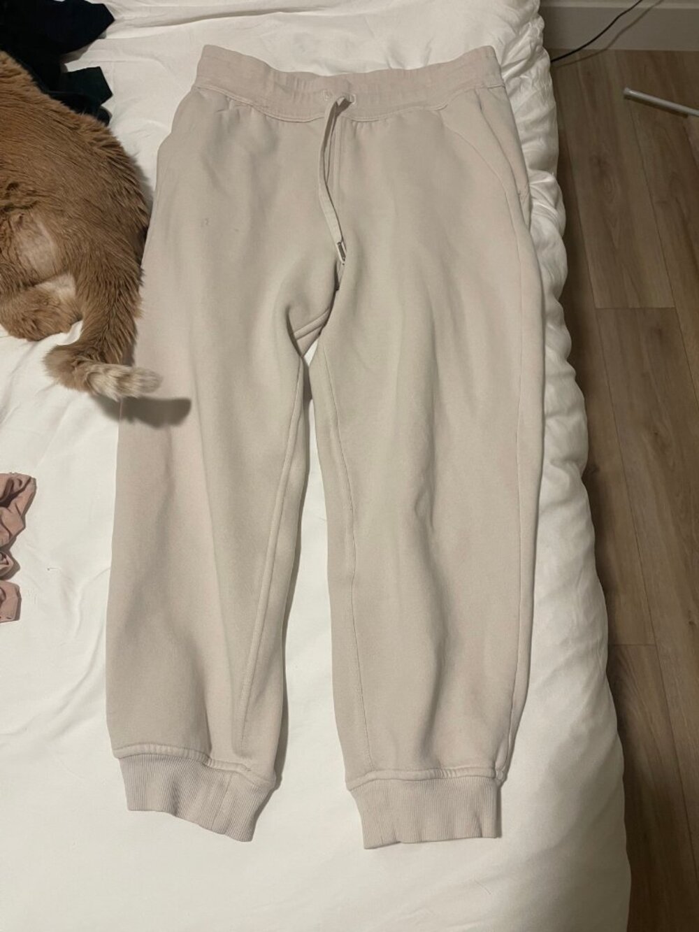lululemon Scuba High-Rise Jogger Fleece Sweatpants Size 12 Cream